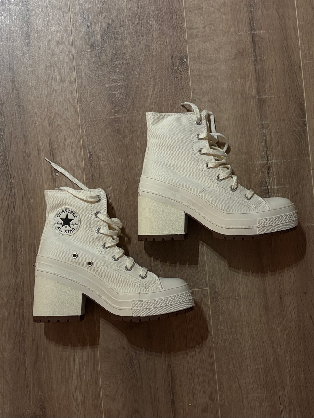 Converse Chuck 70 de Luxe Block Heel Sneaker